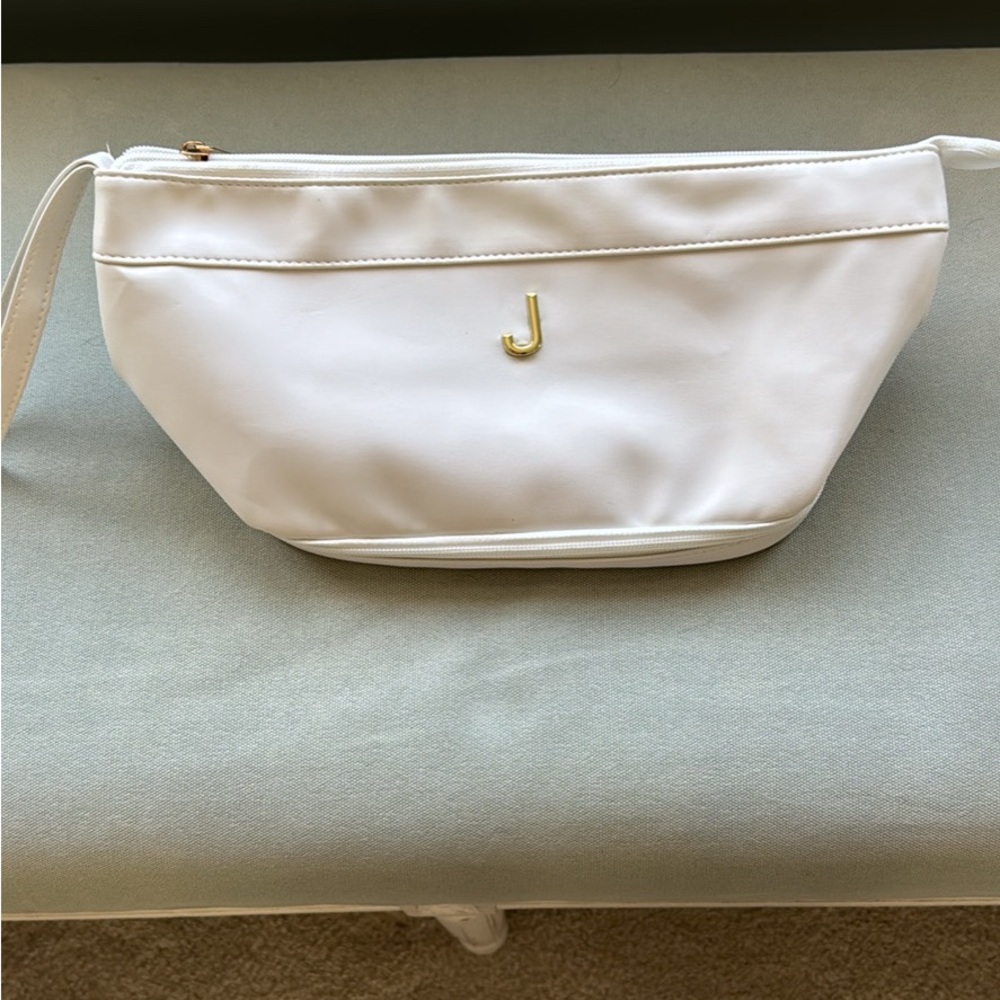 NEW Makeup/travel bag